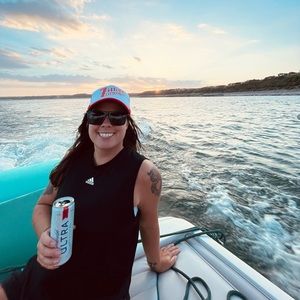 Meet your Posher, Hailey